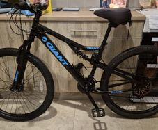 Giant Full Suspension Mountain Bike
