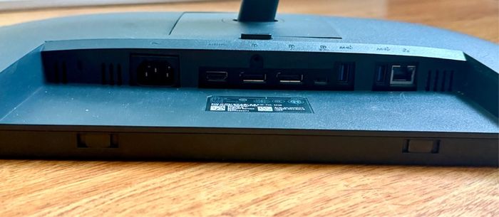 Dell monitor P2422HE