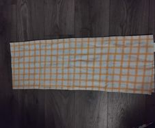 easter table runner like new