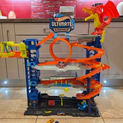 Hot Wheels City Let's Race Ultimate Garage Playset