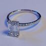 14k Gold ring with 2 ct Lab-Grown Diamond, 1.8 ct main diamond cerified by IGI and Laser inscripted 3 x Excellent Image 5
