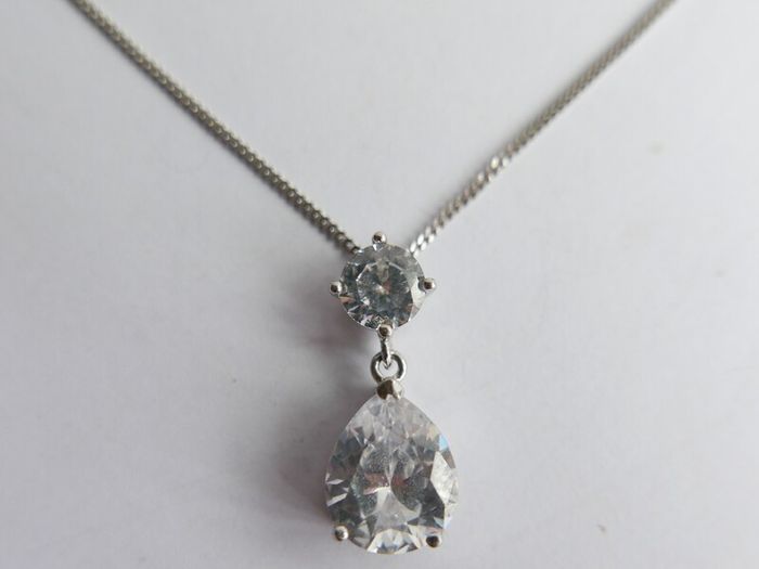 Vintage 925 Sterling Silver necklace with teardrop and round stone pendant