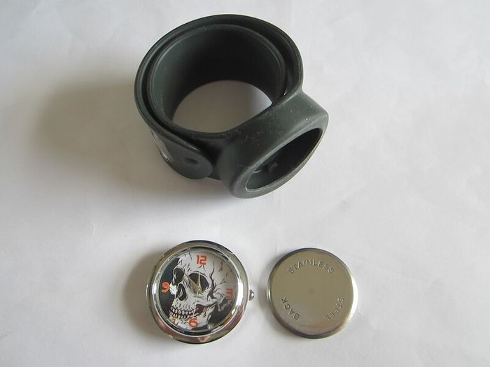 Slap-on Watch - Black Rubber Band with Skulls