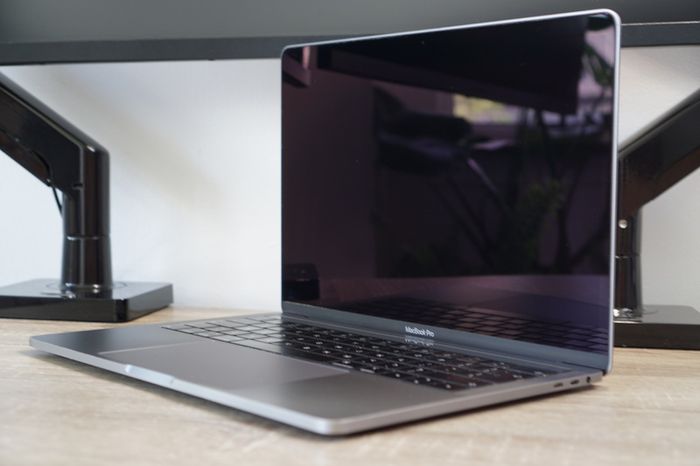 Apple MacBook Pro 13" (2019) | i5 2.4GHz | 16GB RAM | 4x Thunderbolt