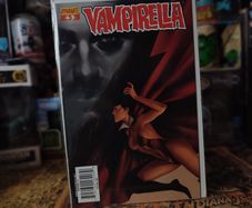 Vampirella ! Issue #5 ! Jelena Kevic-Djurdjevic Variant Cover ! 2011 ! by Dynamite Entertainment !