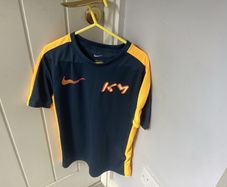 Nic navy T-shirt age 10/12