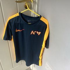 Nic navy T-shirt age 10/12