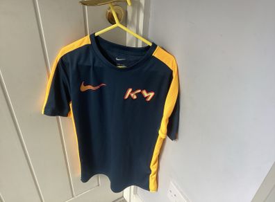 Nic navy T-shirt age 10/12