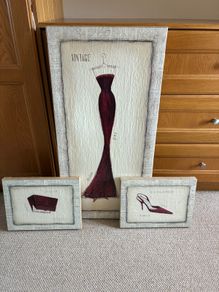 Series of 3 canvas prints