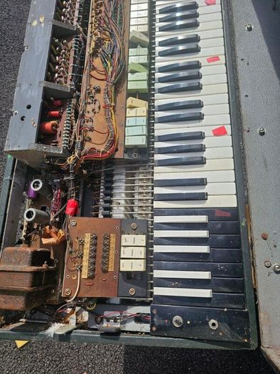 Farfisa Compact.