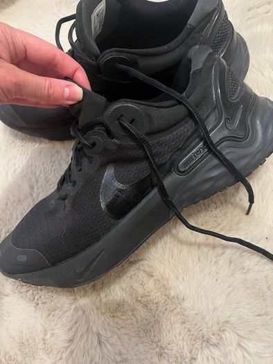 Nike renew black mens uk12