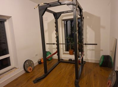 Squat Rack / Power Cage