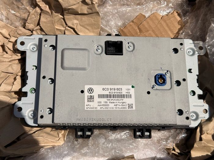 Genuine VW Polo GTI 6C Discover Media Head Unit 6C0919603 + Piano Black GTI Surround