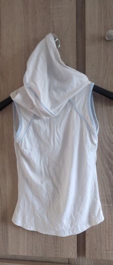 top fits 6-8-10 barely worn