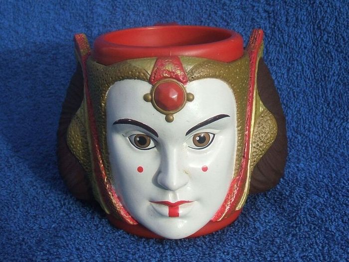 STAR WARS (Episode 1 The Phantom Menace) - a Queen Amidala mug (c.1999)