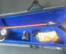 Brand New Stentor 3/4 Violin case with bow