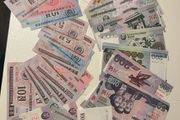 Original UNC notes north Korea won 1980-2005 they are 2 euro each