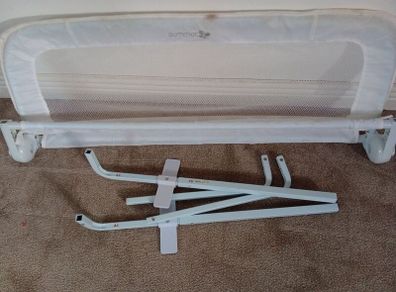Bed rail free to go