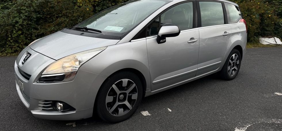 2013 Peugeot 5008