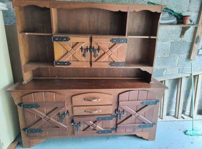 Old style sideboard 2000mm long 1850mm high top section lifts off, needs a good clean