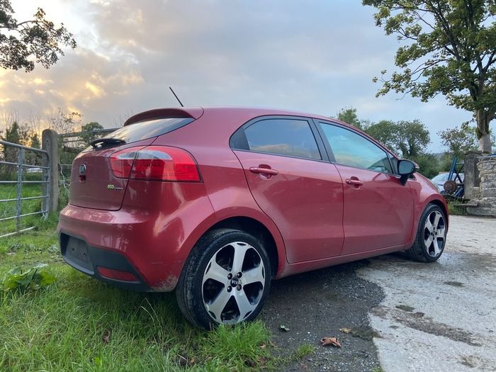 2013KIA Rio Breaking For Parts