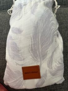 Mama Armour Feather Feeding Cover