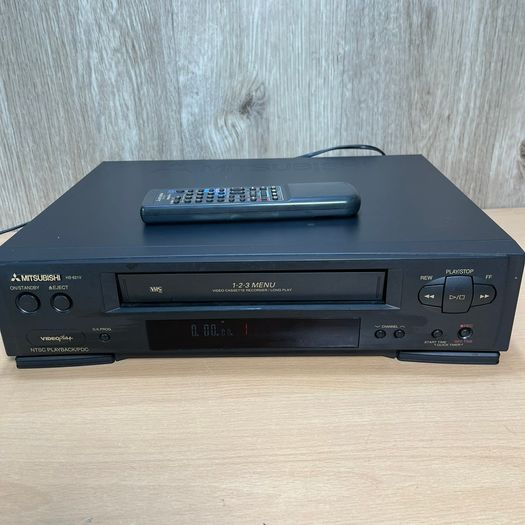 Mitsubishi HS-821V Video Cassette Player With Remote