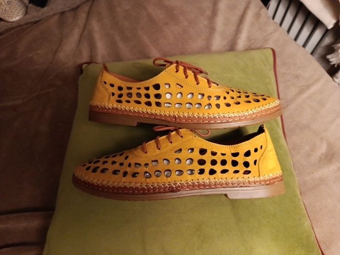 Coco & Apricot ladies flats size