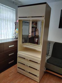 Vintage Dressing Cabinet  Vanity Unit with Triple Mirror & Built In Lights