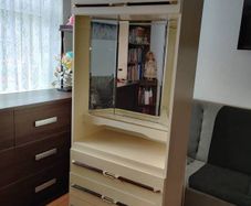 Vintage Dressing Cabinet  Vanity Unit with Triple Mirror & Built In Lights