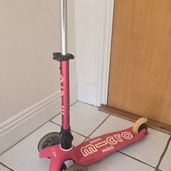 Mini Micro Deluxe Foldable Scooter First Owner Indoor Stored