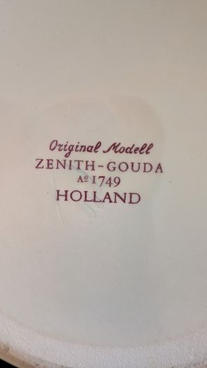 Zenith Gouda 1749 Amphora Pipe Tobacco Jar Humidor Brass Lid Holland c1950