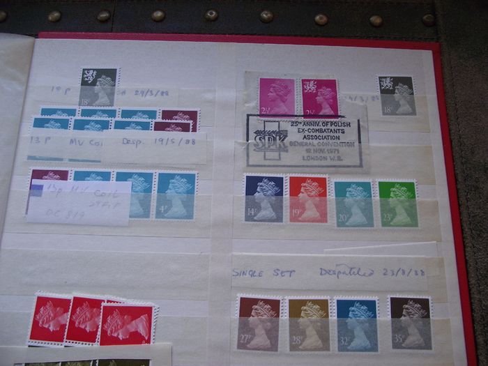 Collection of Mint Elizabeth II stamps, blocks and strips (1946-1990s)