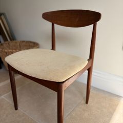 4 g plan dining chairs (2x repair needed)