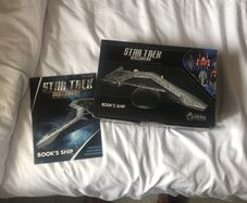 Star Trek Book's Ship Model Star Trek Discovery