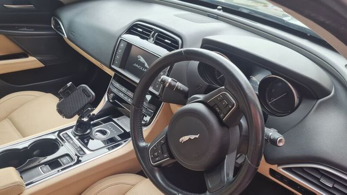 Jaguar XE 2016