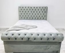 Kingsize Sleigh bed