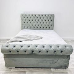 Kingsize Sleigh bed