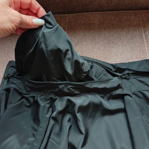 black ZARA cropped windbreaker, size XS