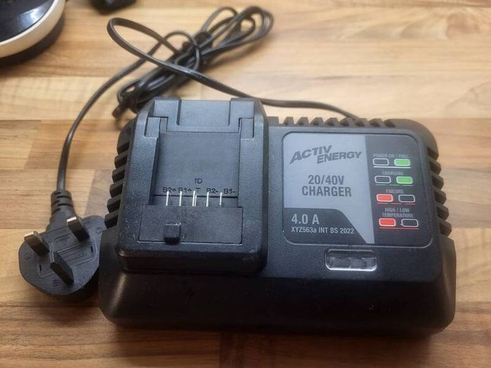 Activ Energy Universal Battery Charger