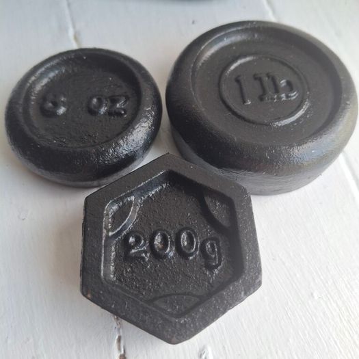 Vintage & Antique Cast Iron Scale Weights