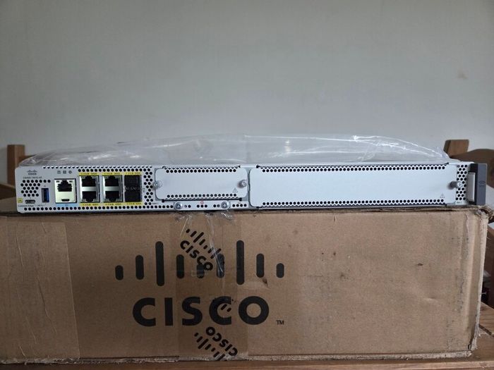 Cisco Catalyst C8300-1N1S-6T Edge Router (No Licence)