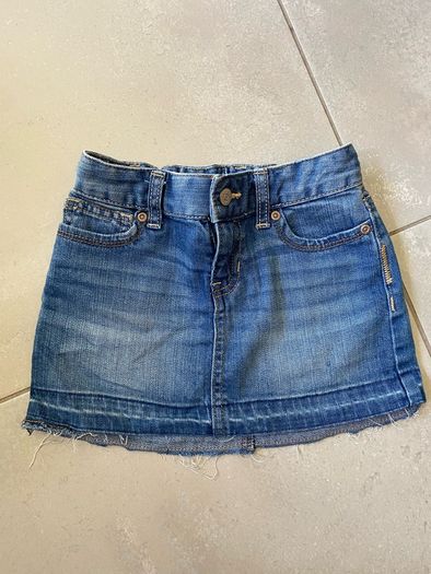 Skirt and shorts size 5-6 years old like new