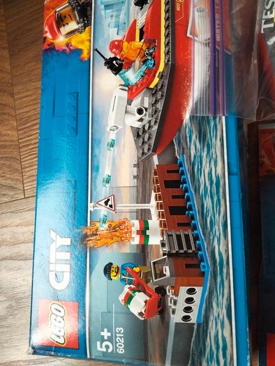 Lego 60213 & 60146