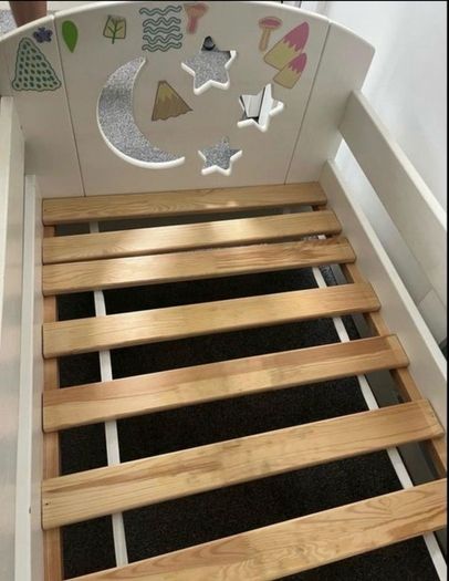Toddler bed