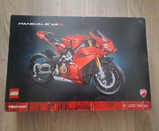 LEGO Technic 42202 Ducati Panigale V4 S