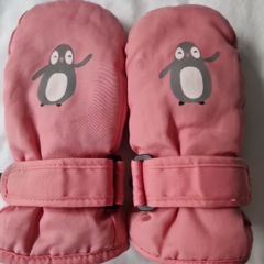 Girls padded pink mittens size 3.5 4-6yrs