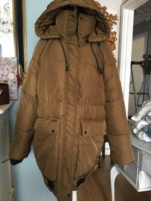 Zara capsule collection puffer jacket. S-M