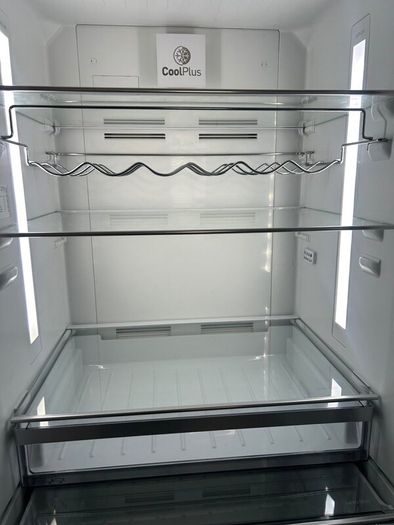 Grundig fridge freezer with water dispenser