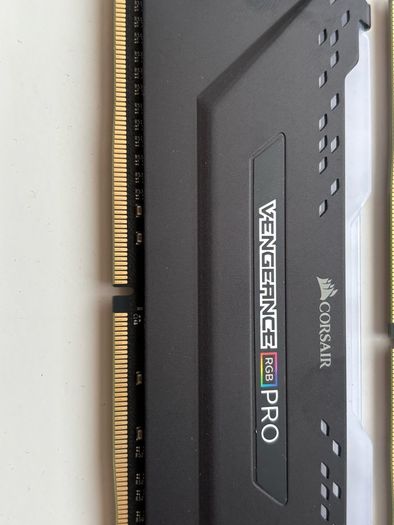 Corsair Vengeance RGB Pro 32GB (2x16gb)